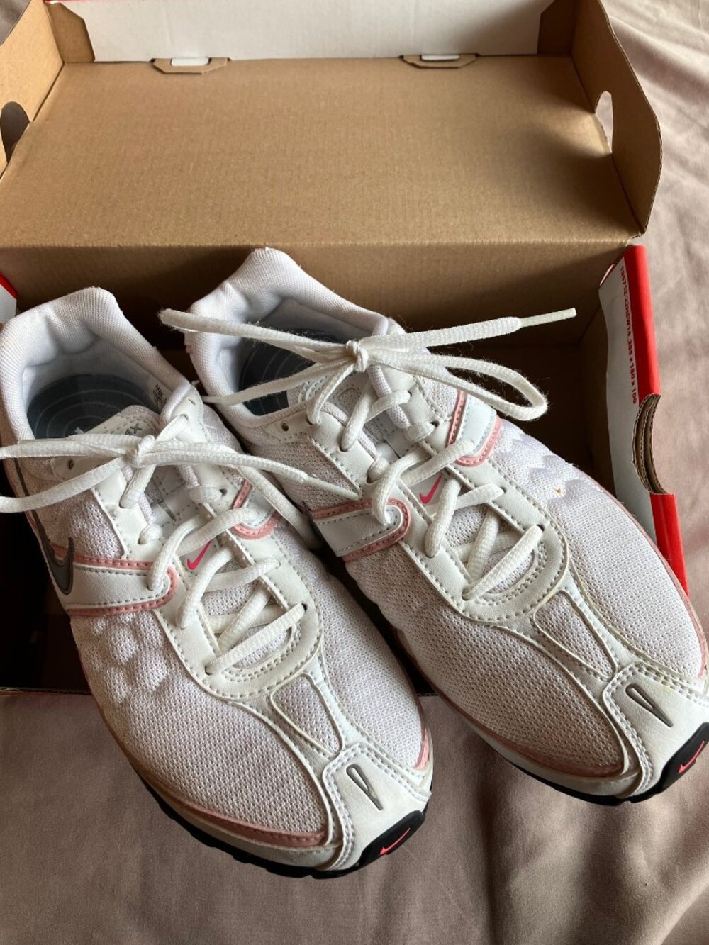 Nike Air Max White Pink Running Sneakers Athletic Shoes Women's Size 7 EUC